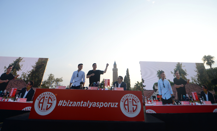 Antalyaspordan Nasriye kent merkezinde tören