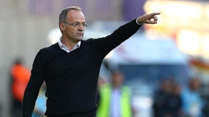 Süper Lig 2021-2022 sezonunda yaşanan teknik direktör ayrılıkları