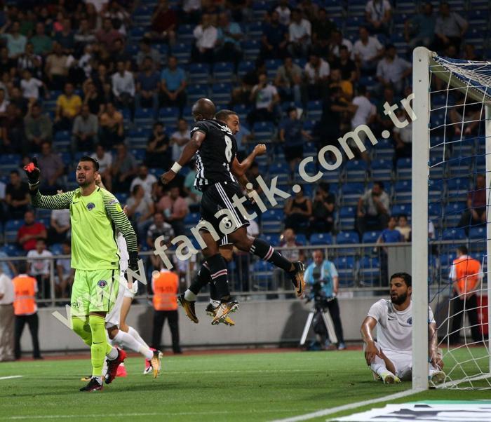 Kasımpaşa - Beşiktaş maçında ekrana yansımayanlar