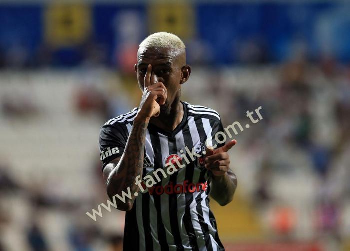 Kasımpaşa - Beşiktaş maçında ekrana yansımayanlar