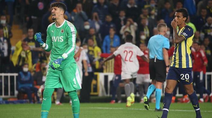 Taraftarlar tepki göstermişti Fenerbahçede Mert Hakan Yandaş ve Luiz Gustavo gerçekleri