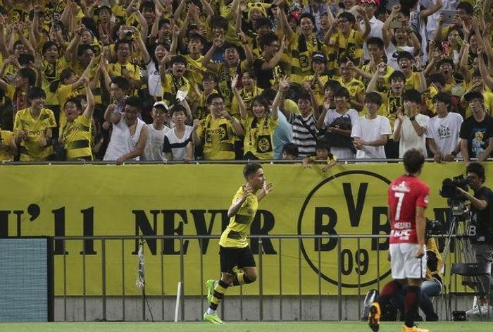 Galatasaray, Fenerbahçenin de ilgilendiği Emre Mor için teklif yaptı