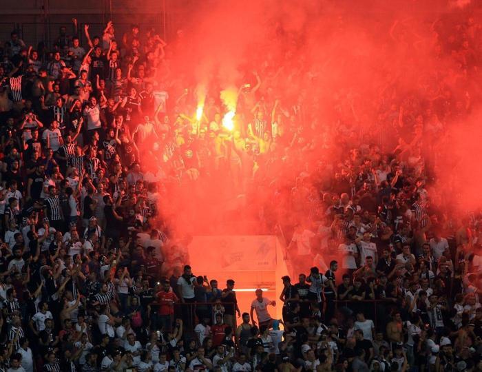 Finalde skandal Tribün terörü