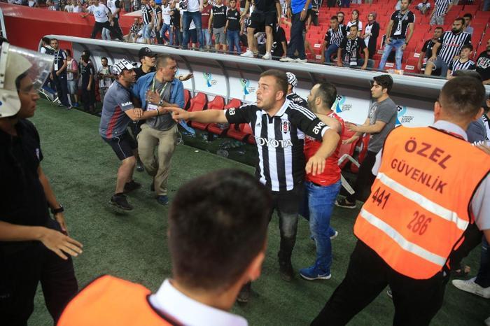 Finalde skandal Tribün terörü