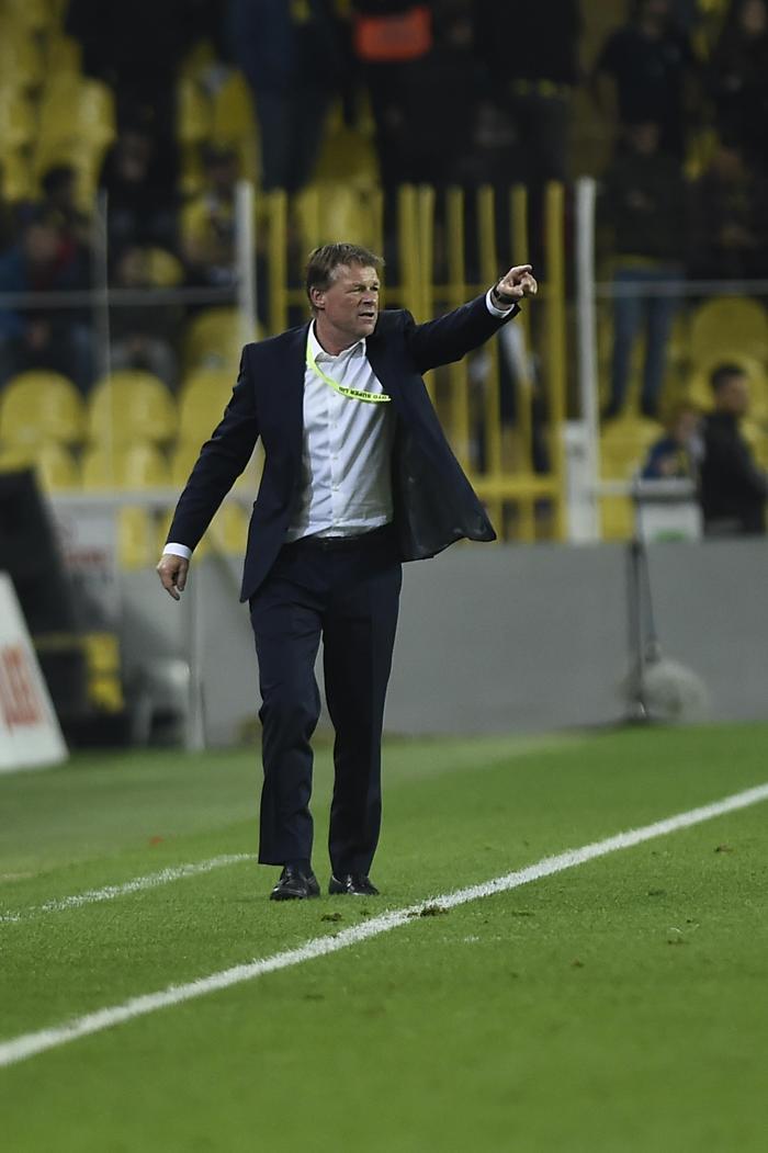 Gecenin sorusu (Mehmet Demirkol)