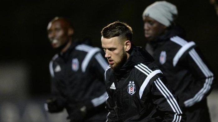 ALEKSANDER MİLOSEVİC