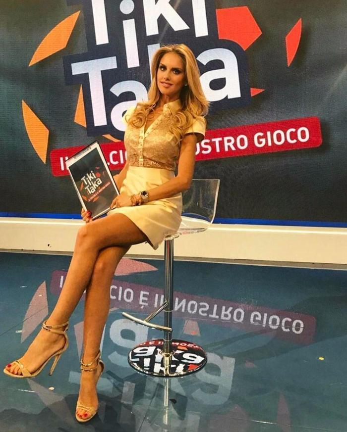 Spor muhabiri Michela Persico güzelliği ile büyülüyor