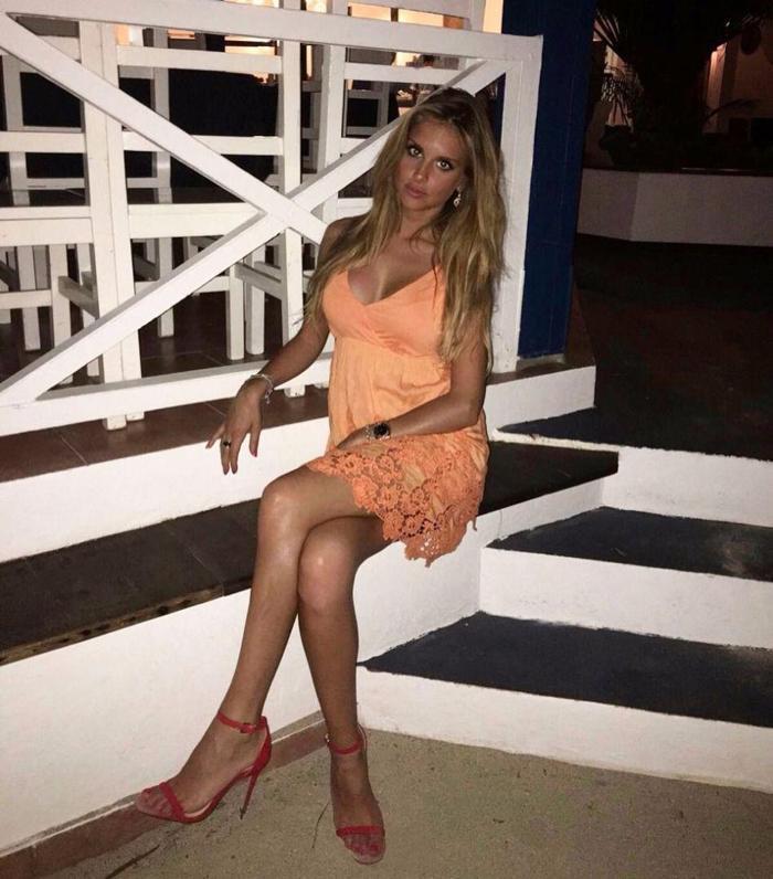 Spor muhabiri Michela Persico güzelliği ile büyülüyor