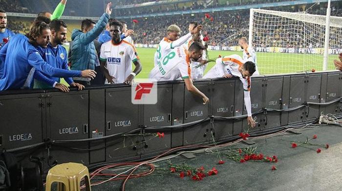 Ayew attı Comolli havalara uçtu