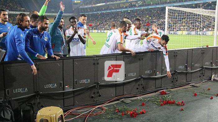 Ayew attı Comolli havalara uçtu