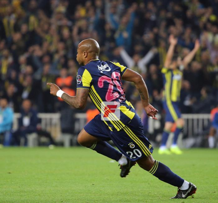 Ayew attı Comolli havalara uçtu