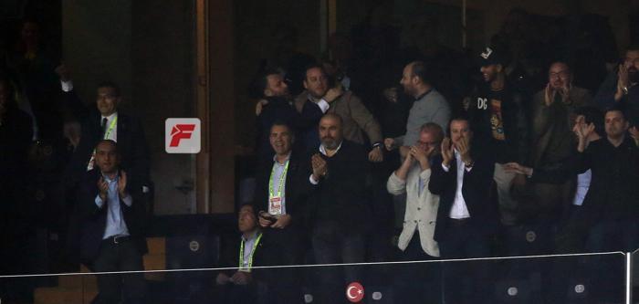 Ayew attı Comolli havalara uçtu
