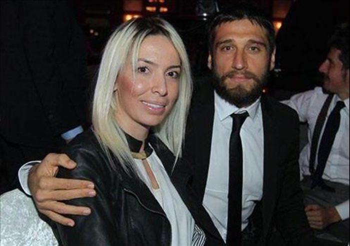 Medipol Başakşehirli futbolcu Egemen Korkmaz ve eşi