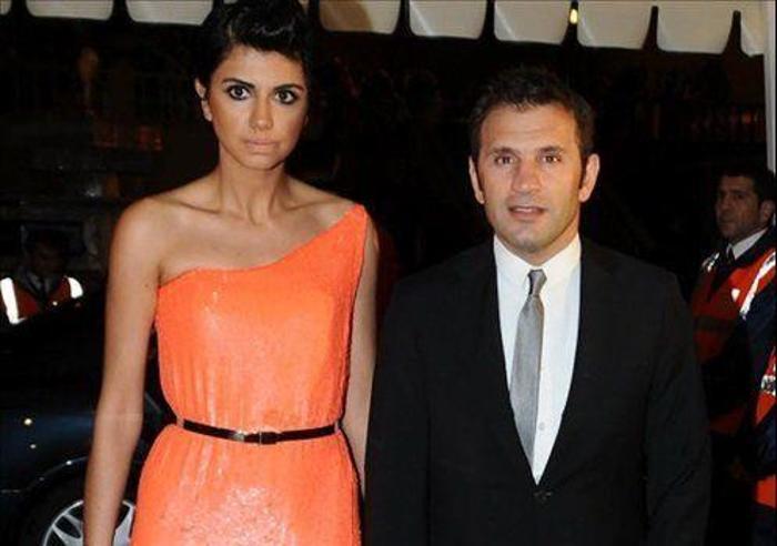 Galatasarayın eski futbolcusu Okan Buruk ve eşi