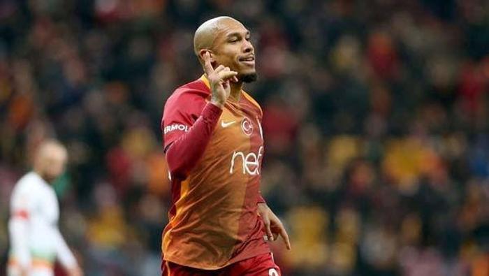 Galatasarayda bir ayrılık daha