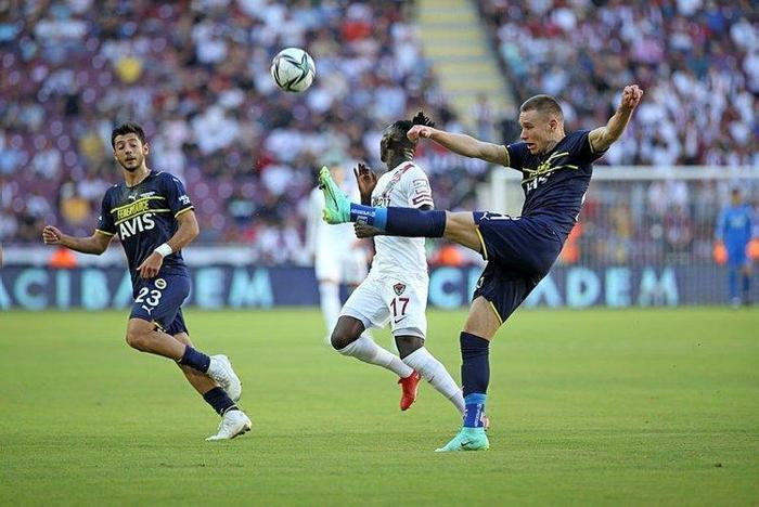 Son dakika: Vitor Pereiranın Fenerbahçeye hediyesi... Ali Koç canlı yayında açıklamıştı