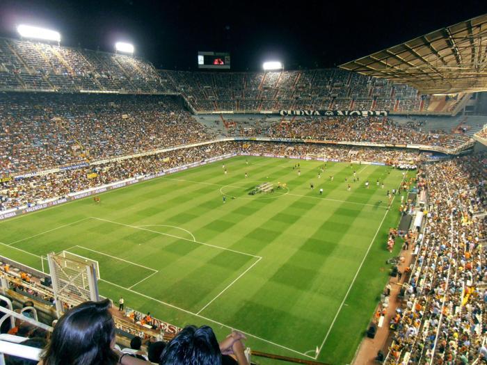 7) Mestalla Stadı