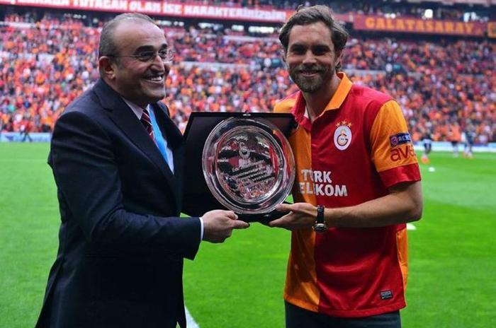 Johan Elmander Galatasarayın devre arası transfer planlarını açıkladı