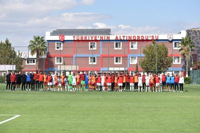 Galatasaraydan U19 takımına sürpriz transfer Yousef ilk köz görüntülendi
