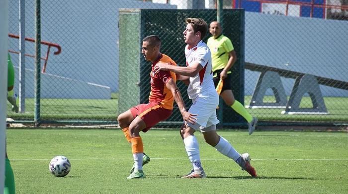 Galatasaraydan U19 takımına sürpriz transfer Yousef ilk köz görüntülendi