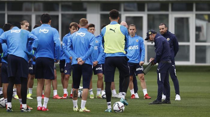 Vitor Pereira kararını verdi İşte Fenerbahçenin Giresunspor karşısındaki muhtemel 11i