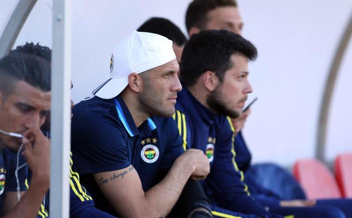 Fenerbahçede acil forvet aranıyor