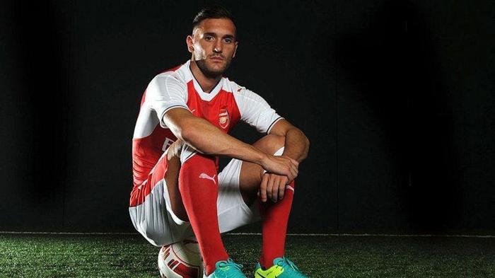 Fenerbahçede acil forvet aranıyor