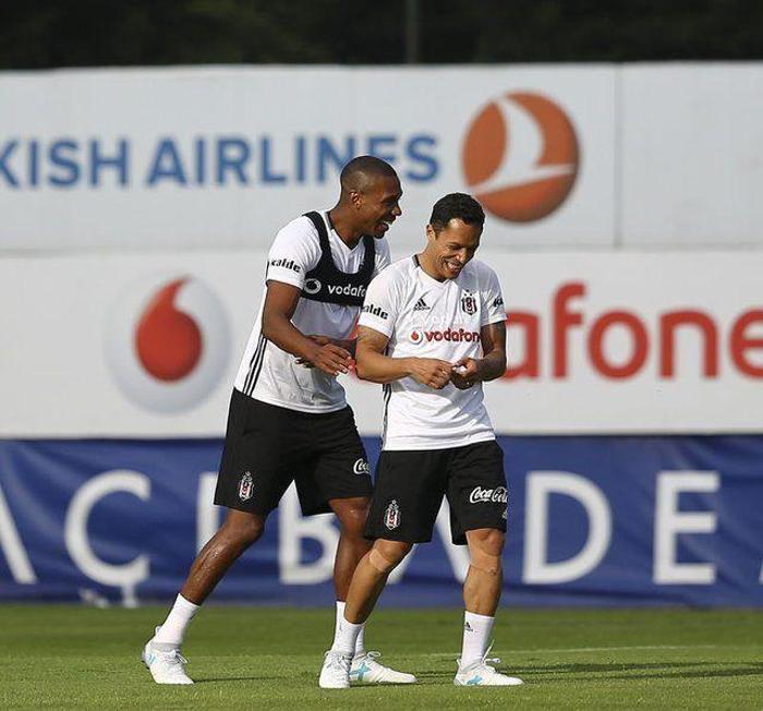- Ciddi teklifler gelmesi durumunda Adriano, Oğuzhan, Quaresma, Marcelo, Tolgay gibi isimlerin gidebileceğini söylemiştiniz. Aynı durum geçerli mi