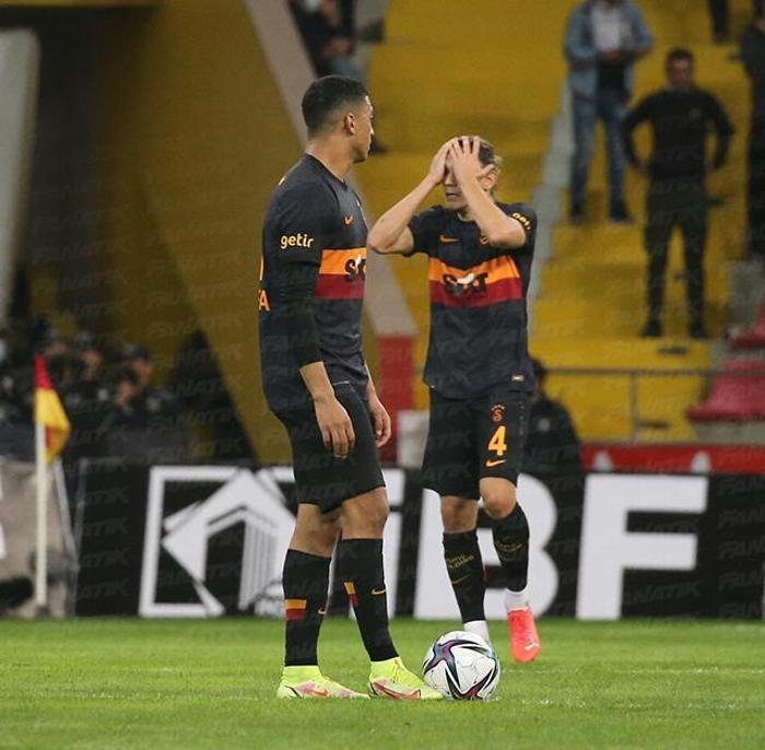 Galatasaray taraftarından Fatih Terim ve futbolculara sert tepki: Maalesef olmuyor