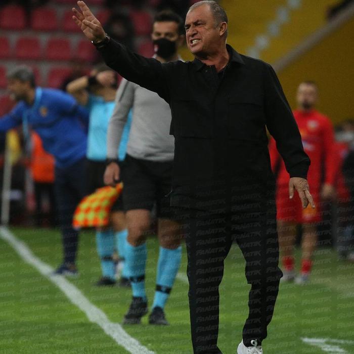 Galatasaray taraftarından Fatih Terim ve futbolculara sert tepki: Maalesef olmuyor