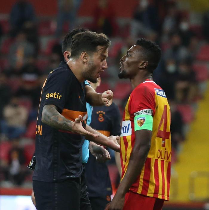 Kayseride gergin anlar: Galatasaray Teknik Direktörü Fatih Terim, Oğulcan-Mensah gerginliğinde İbrahim Akdağa patladı