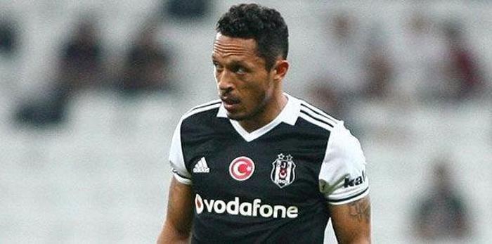 Adriano: Messi bir tek Pepeyi sorardı