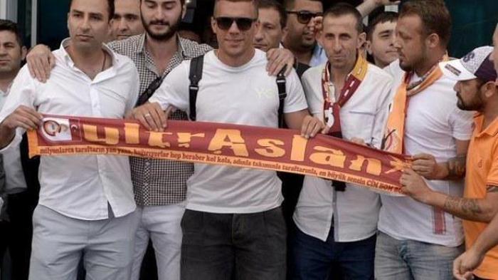 Türkiyede en çılgınca karşılanan 10 futbolcu
