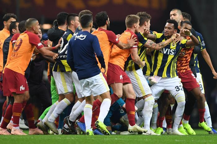 Galatasaray ve Fenerbahçeye ağır fatura