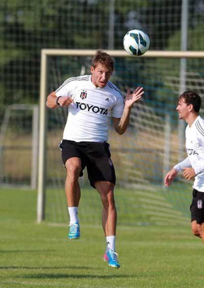 37- FILIP HOLOSKO