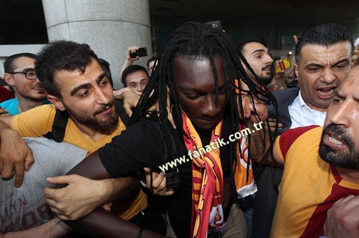 Bafetimbi Gomis araca bindiğinde o soruyu sordu