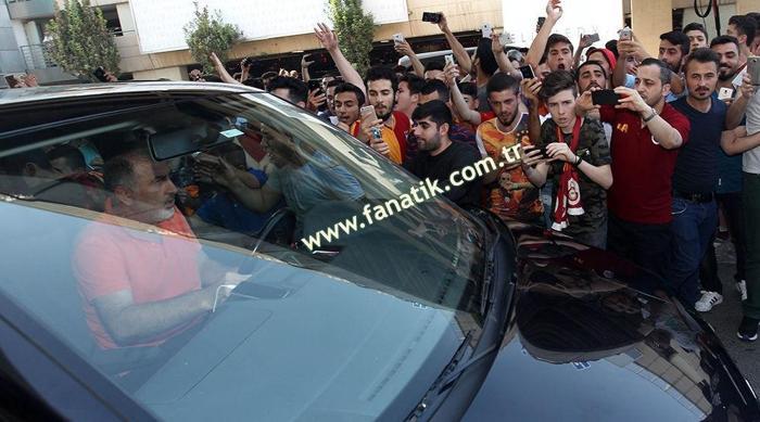 Bafetimbi Gomis araca bindiğinde o soruyu sordu