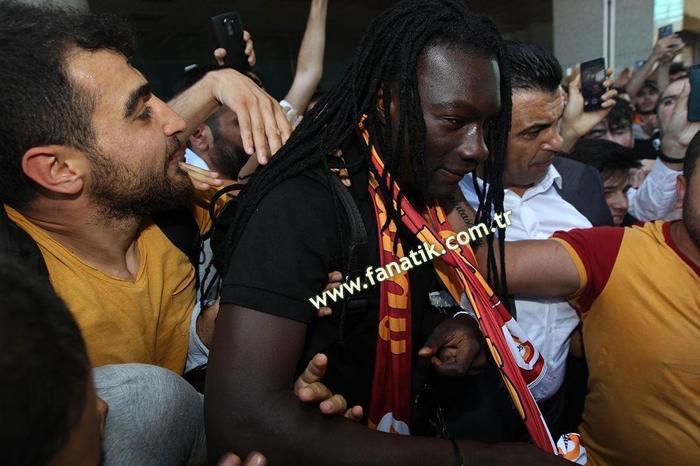 Bafetimbi Gomis araca bindiğinde o soruyu sordu