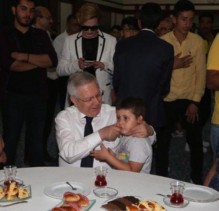 Fenerbahçede bayramlaşma Ogeday Girişken sürprizi