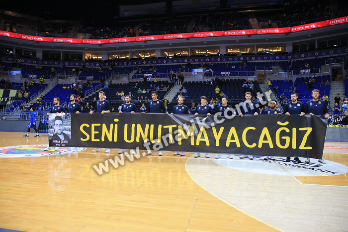 Fenerbahçe - Anadolu Efes maçında Koray Şener unutulmadı