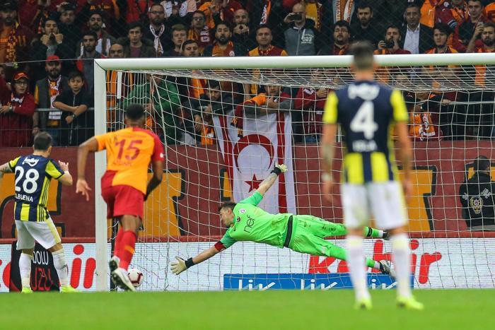Galatasaray-Fenerbahçe derbisinin yıldızı Mathieu Valbuena haftanın 11inde