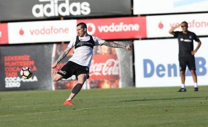 Beşiktaşın eski yıldızı dönmek istiyor