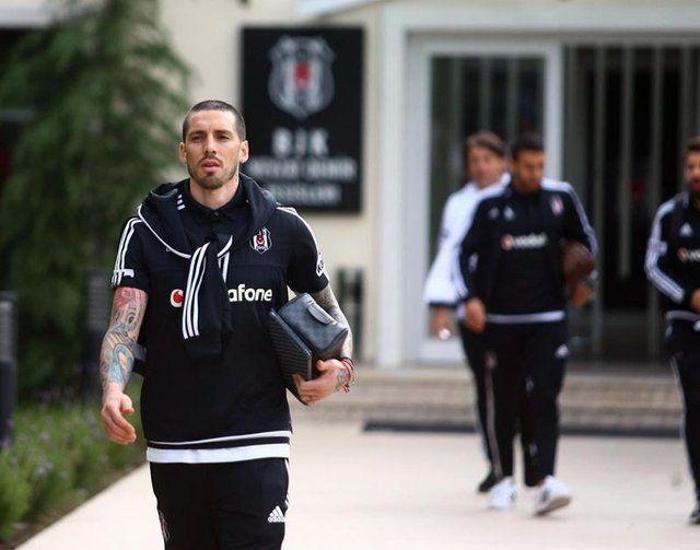 Beşiktaşın eski yıldızı dönmek istiyor