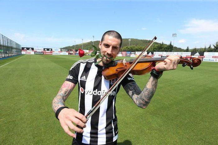 Beşiktaşın eski yıldızı dönmek istiyor