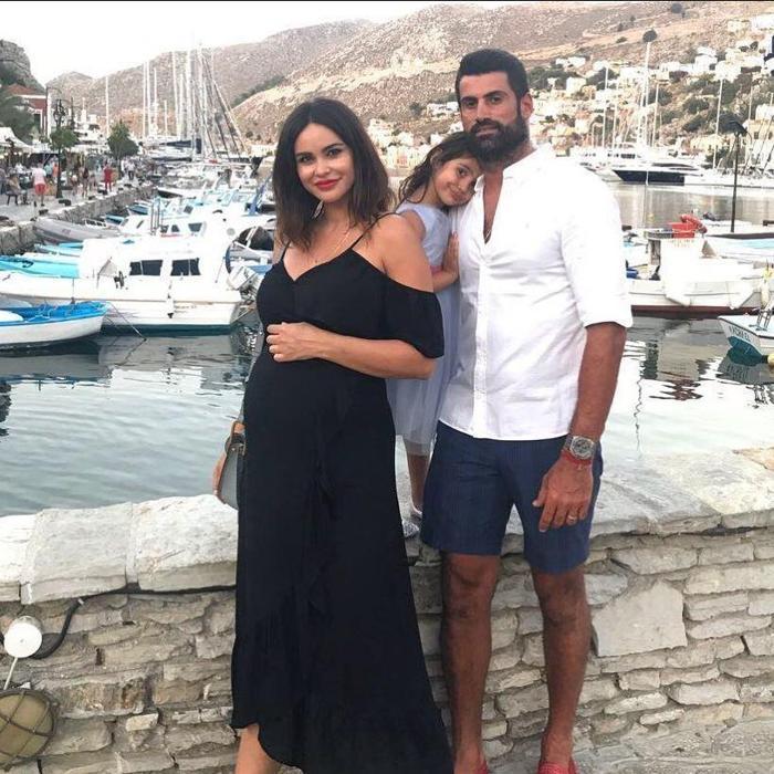 Volkan Demirel çılgına döndü, 4 kişi zor tuttu