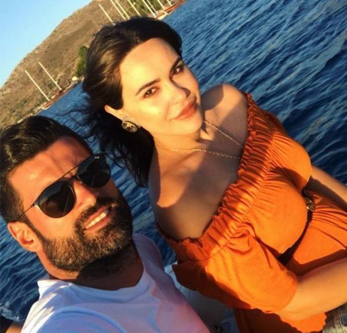 Volkan Demirel çılgına döndü, 4 kişi zor tuttu