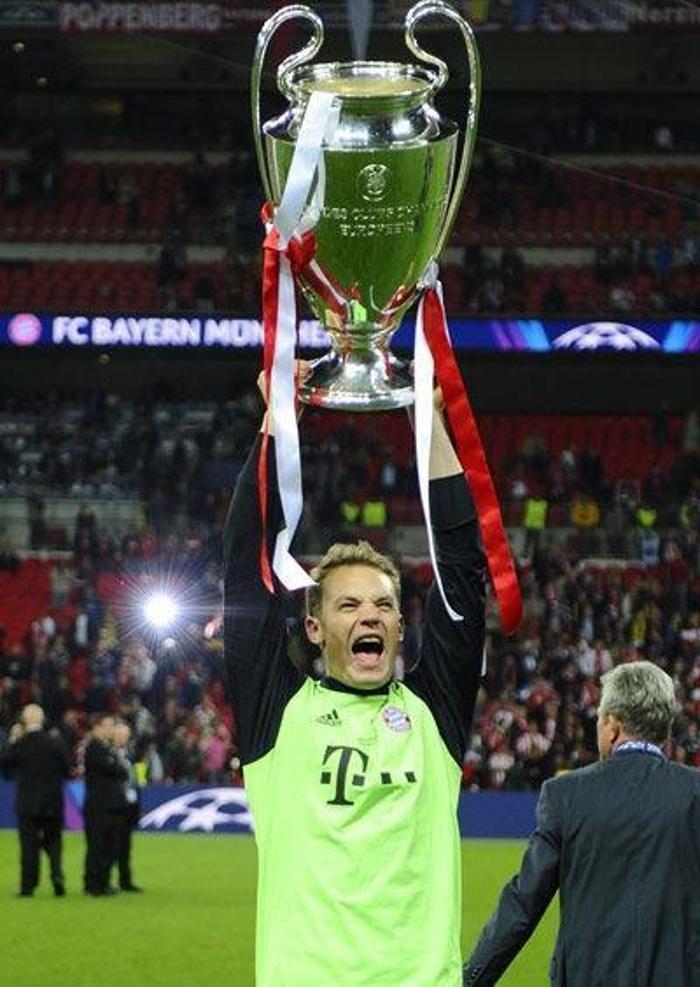 27. MANUEL NEUER