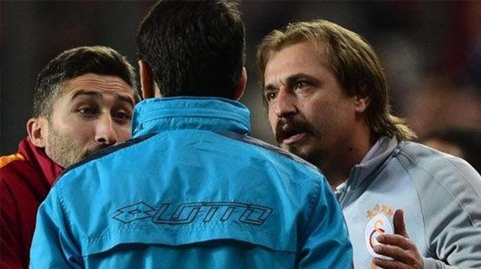 Ayhan Akmanın haberi bile yok Sabri Sarıoğlu...