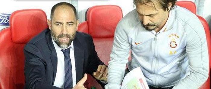 Ayhan Akmanın haberi bile yok Sabri Sarıoğlu...