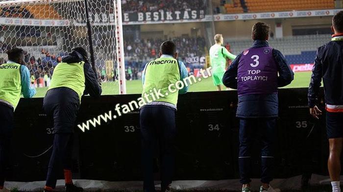 Başakşehir-Beşiktaş maçından kareler